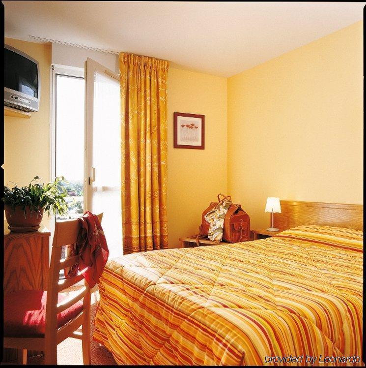 Brit Hotel Les Alizes Pornic Exterior photo